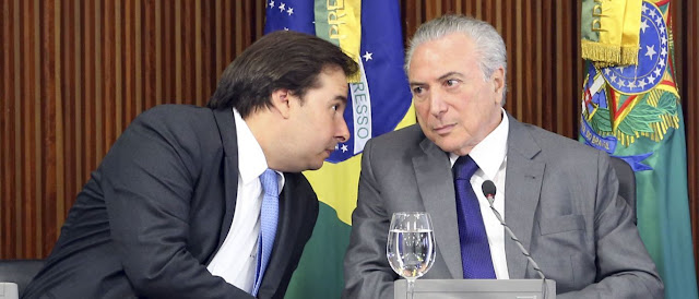 Brecha trava 24 pedidos de impeachment contra Temer na Câmara