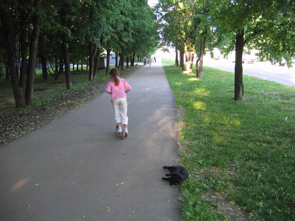 Девочка и труп — 3 июня 2007 г., 20:34, public domain/СС0