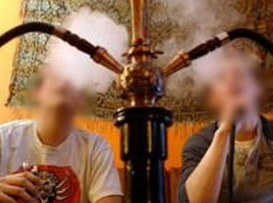 Resultado de imagen para Usando Hookah
