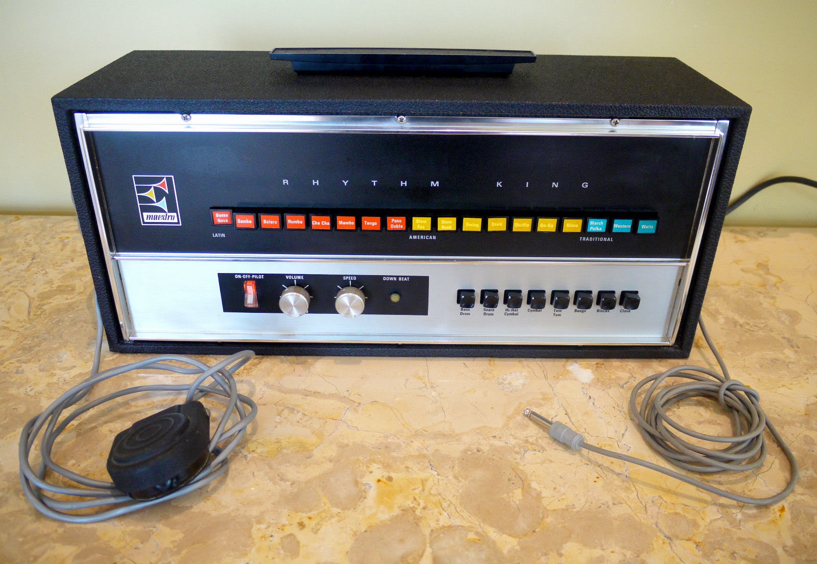 MATRIXSYNTH: Maestro Rhythm King MRK-1 VINTAGE Analog Drum Machine