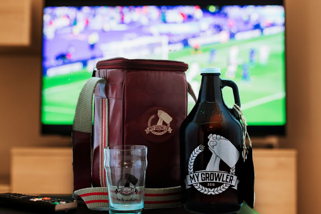 Substituição ecológica: para não passar perrengue durante os jogos, entre em campo com os growlers!