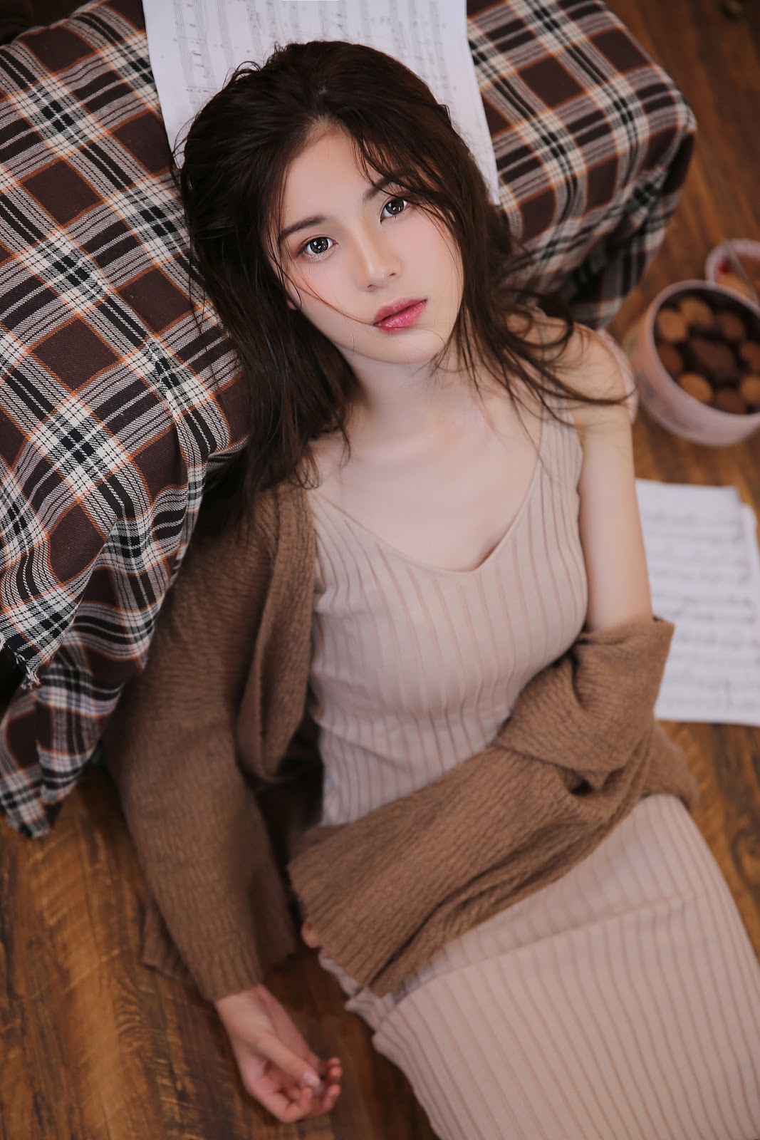 Chinese model - The beautiful musician girl - Pic 2