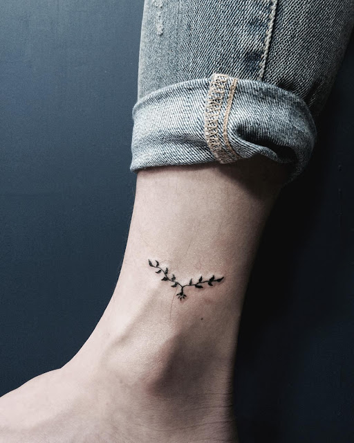 Tatuagens femininas nos tornozelos Tatuagens femininas nos tornozelos