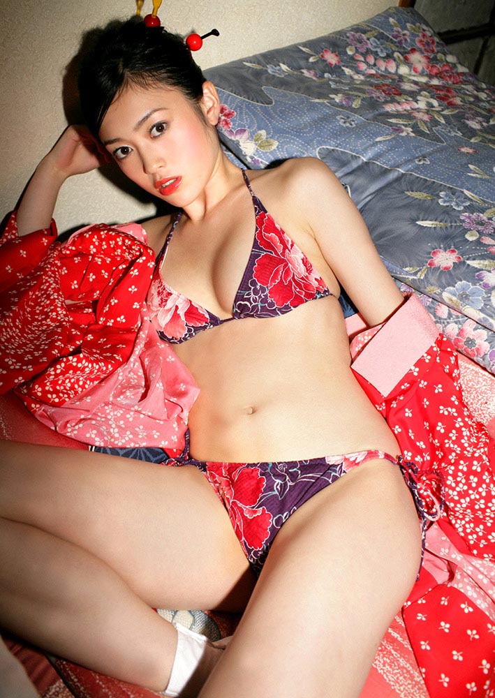 Kontes Seo Masuki Ako Sexy Bikini Photos In