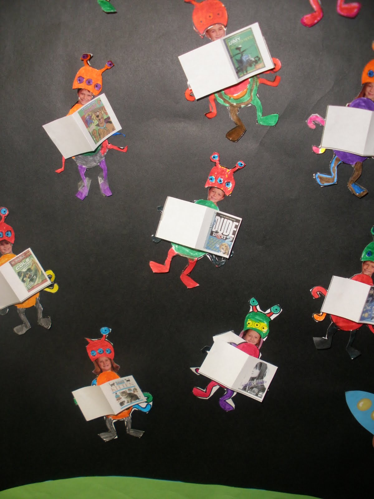 Second Grade Rocks! Book Fair Door Decorating Contest