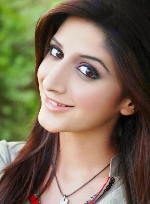 Photos of Pakistani Girl Model Urwa