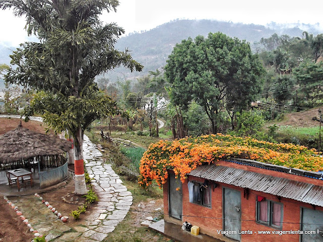 Uma das paisagens na estrada para Pokhara