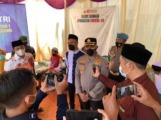 Vaksinasi Santri, Kapolres Probolinggo : Kami Targetkan Semua Santri Tervaksin Vaksinasi Santri, Kapolres Probolinggo : Kami Targetkan Semua Santri Tervaksin