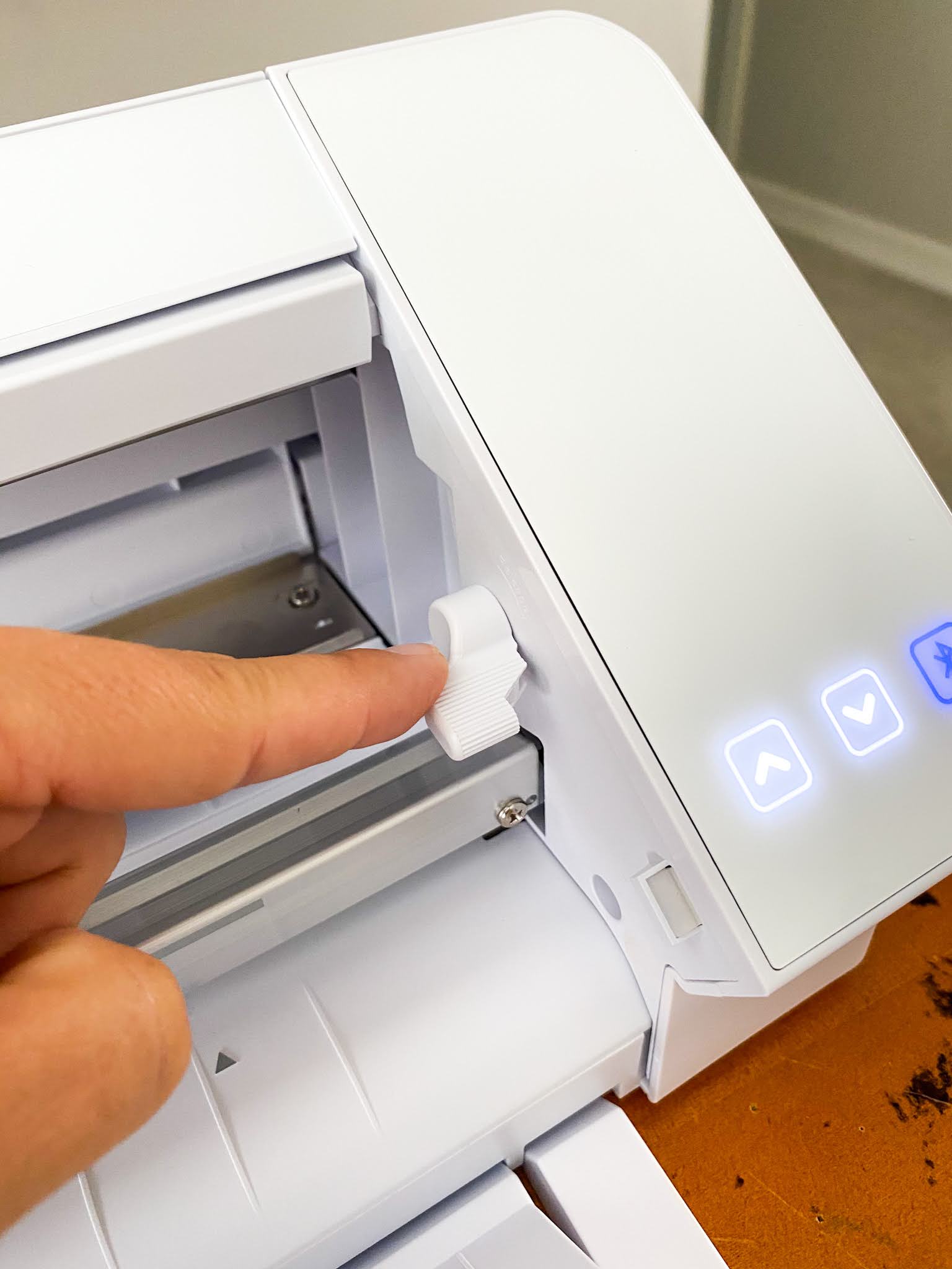 How to Cut Vinyl Rolls of All Sizes with CAMEO 4 Pro Silhouette School