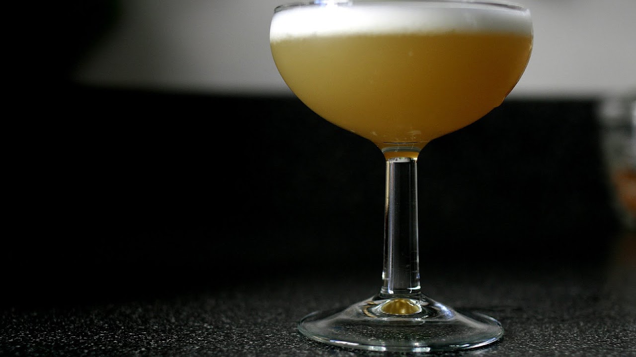 egg white whiskey sour egg white whiskey sour