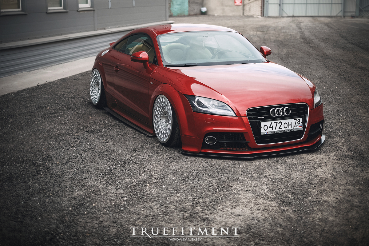 Фон Audi TT стенс