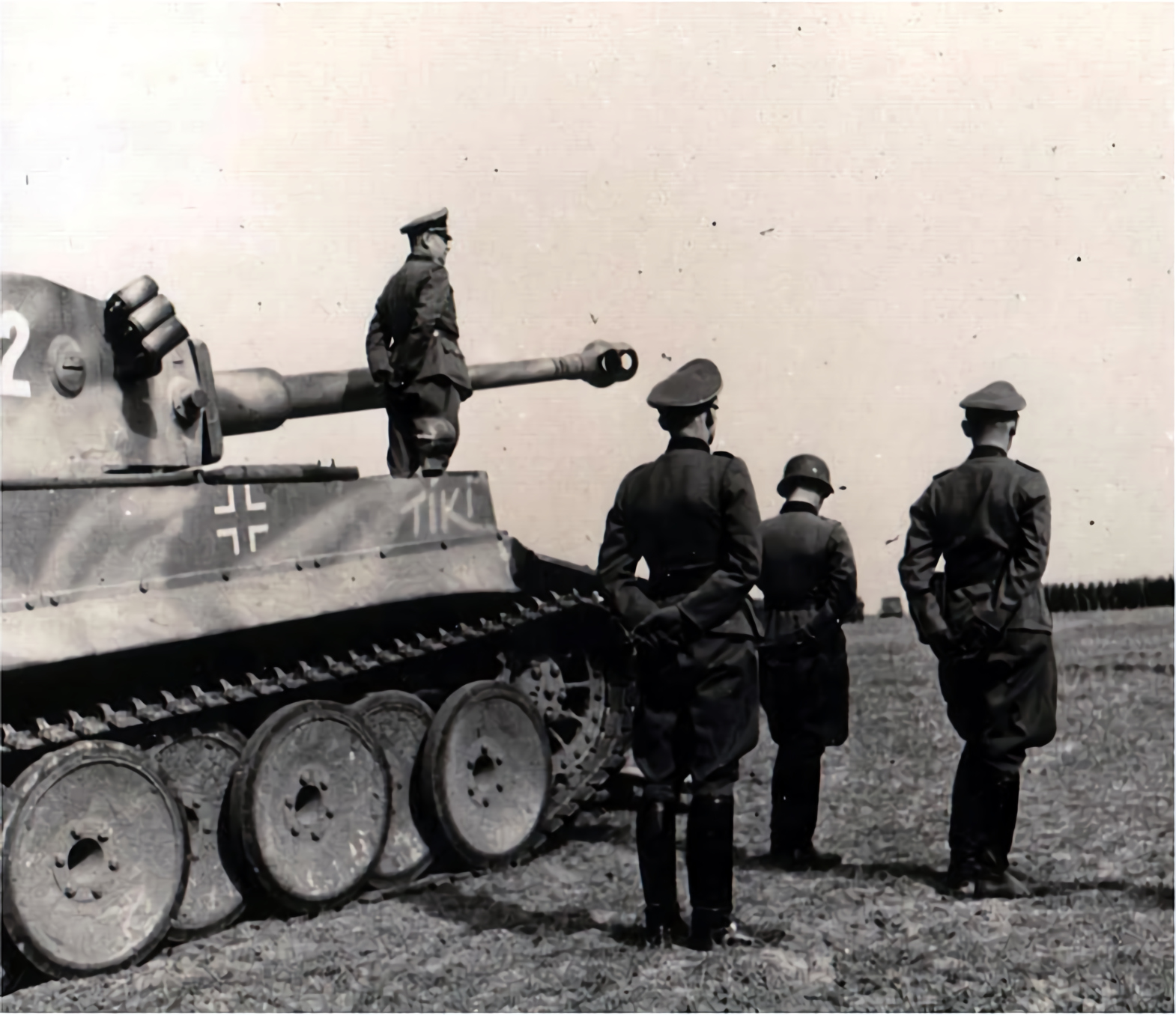 Ss tanks. Тигр дивизии das Reich. 2 Танковая дивизия SS das Reich. Танковая дивизия дас Рейх. Тигр танк СС дас Рейх.