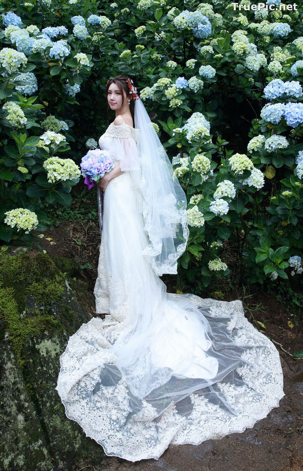 Image Taiwanese Model - 張倫甄 - Beautiful Bride and Hydrangea Flowers - TruePic.net - Picture-35