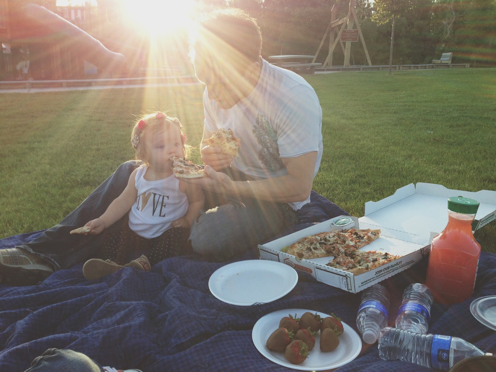 LIFE IS SWEET Pizza Picnic at Castle Park