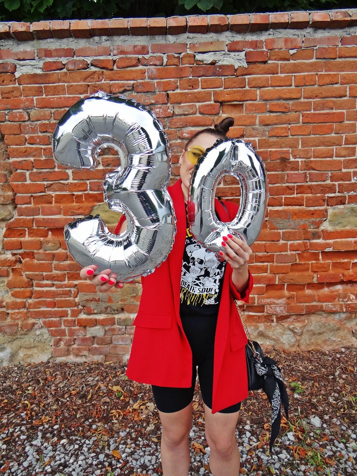 kolarki bonprix 30 lat karyn urodziny czerwona marynarka szpilki blog modowy