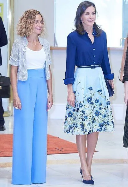 Queen Letizia wore Carolina Herrera flower party skirt, Carolina Herrera high-heel slingback pumps, blue diamond earrings