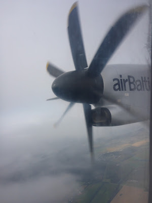 Propeller am Flugzeug, Wolken, Landschaft