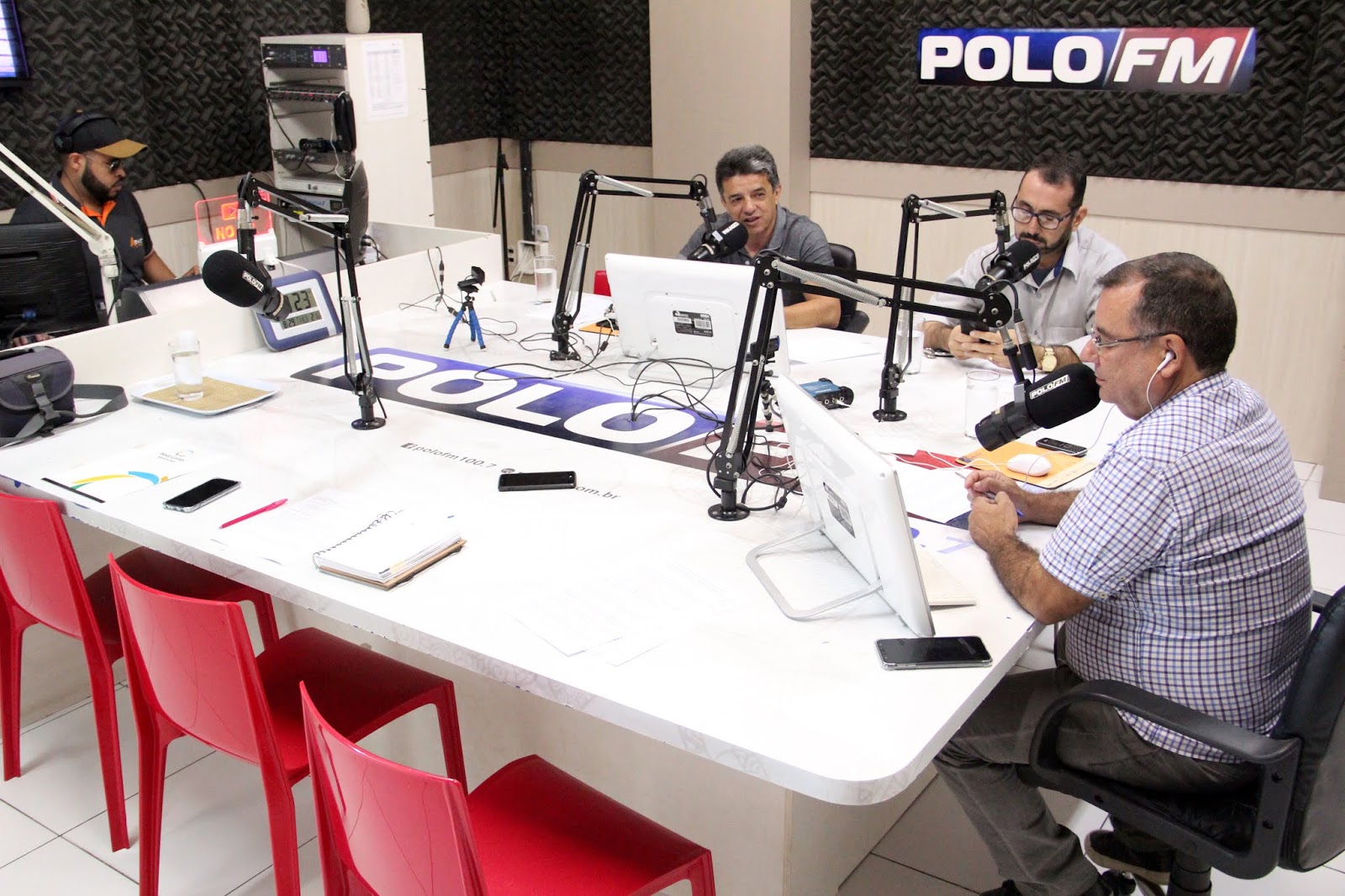Rádio Polo FM 100.7 - Santa Cruz do Capibaribe / PE - Brasil