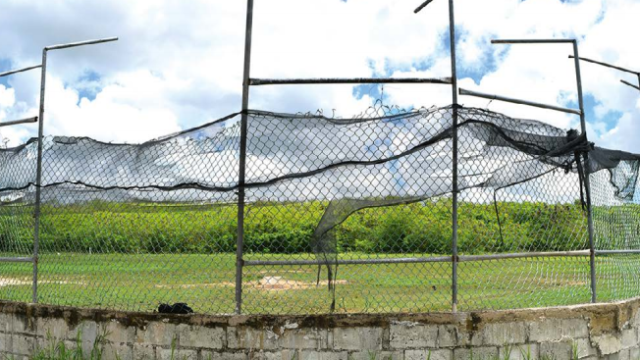 En Juanillo, Punta Cana todavían esperan ayuda para habilitar instalaciones deportivas
