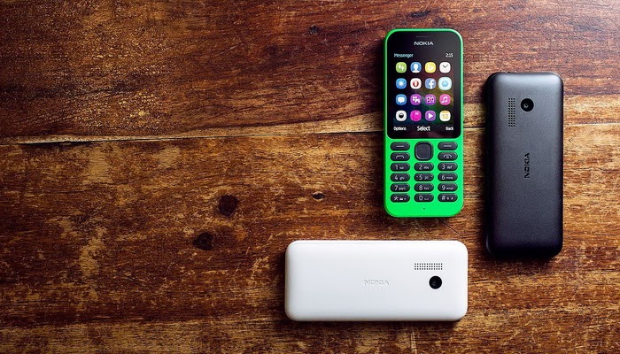 Canggihnya Nokia 215, Mampu Menyala Hingga 1 Bulan