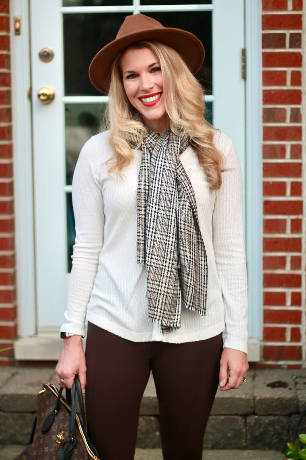 How to Wear Brown Leggings - I do deClaire