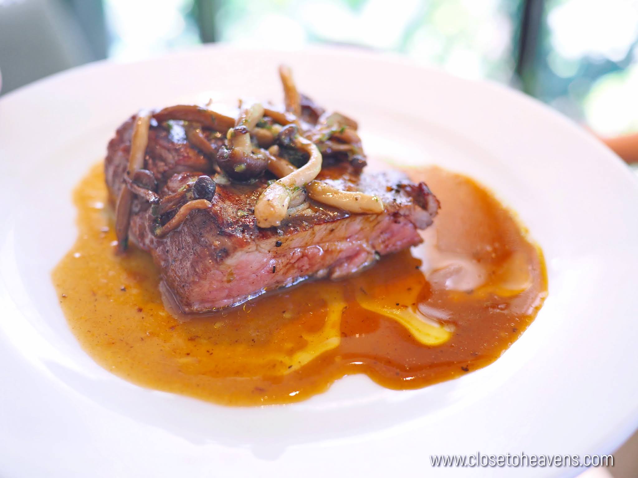 GRILLED AUSTRALIAN BEEF FLANK STEAK WITHRED WINE SAUCE