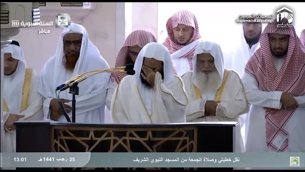 Video Mengharukan Sholat Jumat di Masjid Nabawi yang Kosong