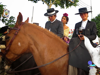Feria de Sevilla 2014 Amazona, arte y maestría para montar un caballo