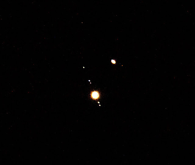 Jupiter-Saturn on Dec 20 with mystery moon, DSLR, 600mm, 1/2 second (Source: Palmia Observatory)