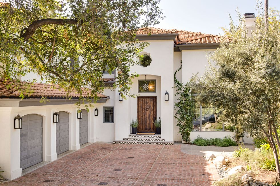 A bright white California home with Mediterranean touches