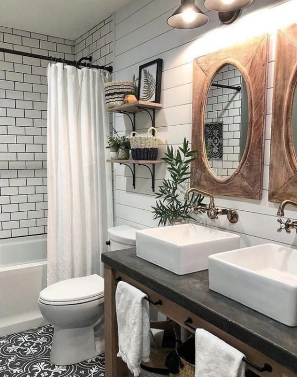15 Amazing Small Farmhouse Bathroom Design - Home Pidie