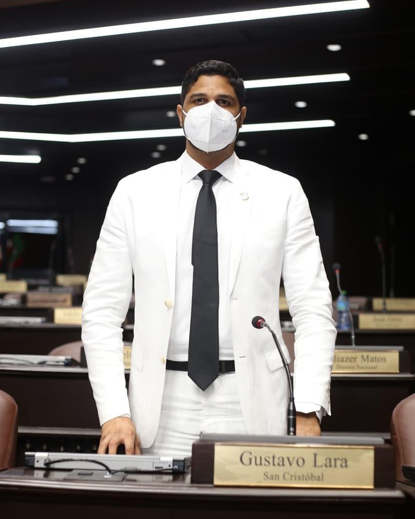 Gustavo Lara favorece se excluya el aborto del Código Penal