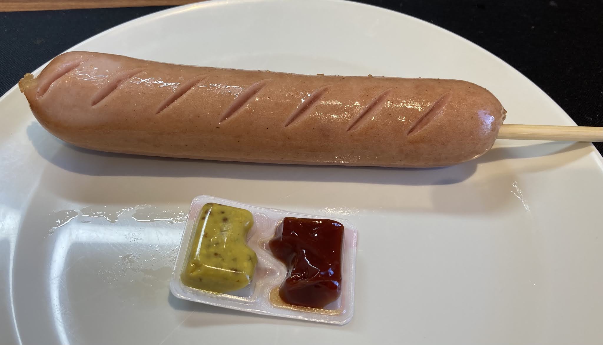 実食最新 コンビニフランクフルトランキング カロリー糖質も比較 コンビニ研究本部ホットスナック調査室 コンビニ サラリーマン総研 最新コンビニグルメがわかるブログ