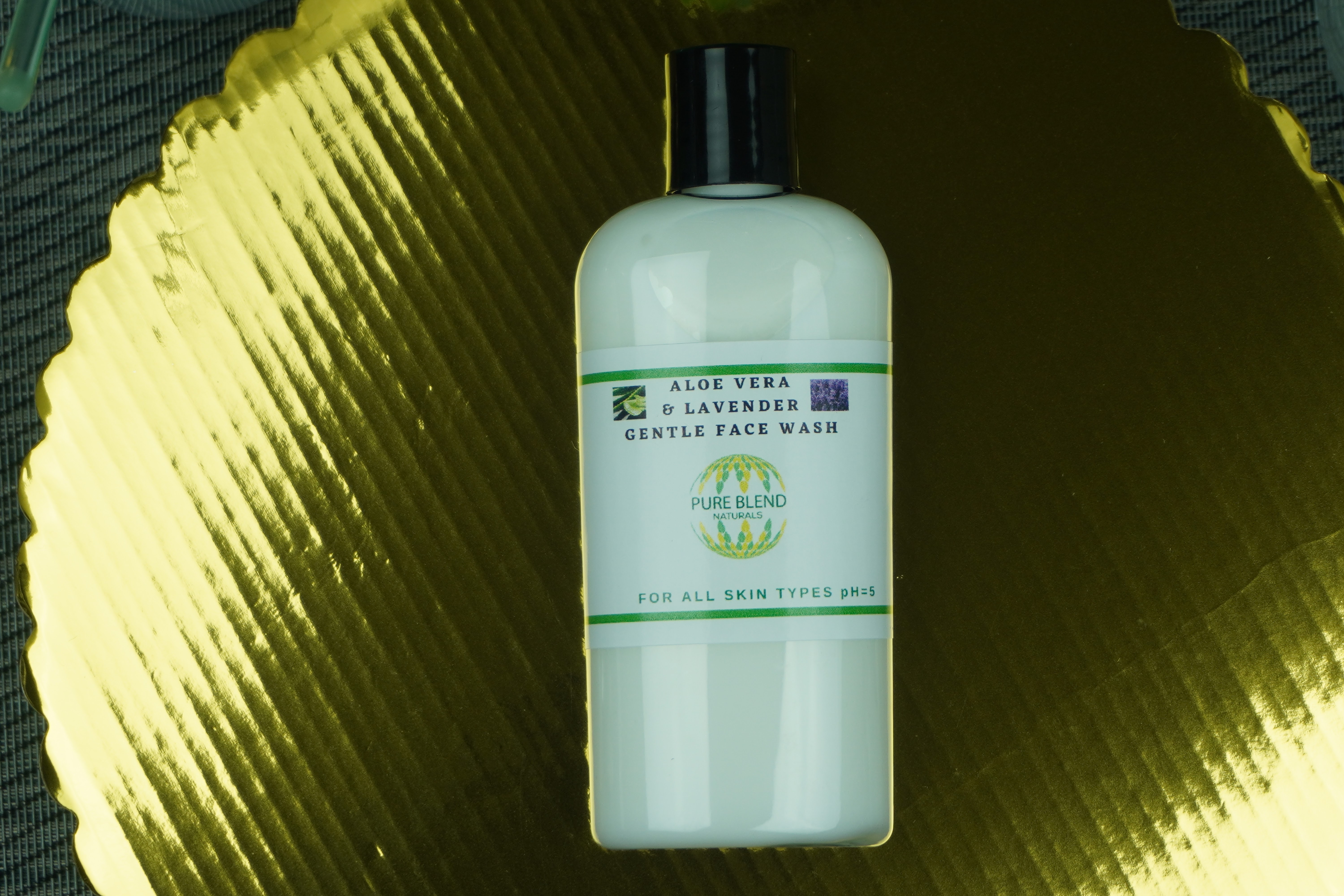 Face Wash For Dry and Sensitive Acne Prone Skin With Lavender and Aloe Vera