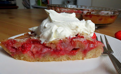 Strawberry Cake Pie
