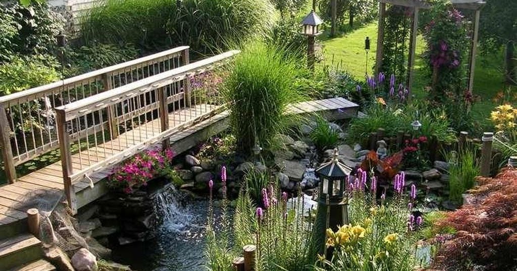 Правильная дача видео. Обустройство сада. Ландшафт с мостиком. Водоем в саду. Красивый сад на даче.