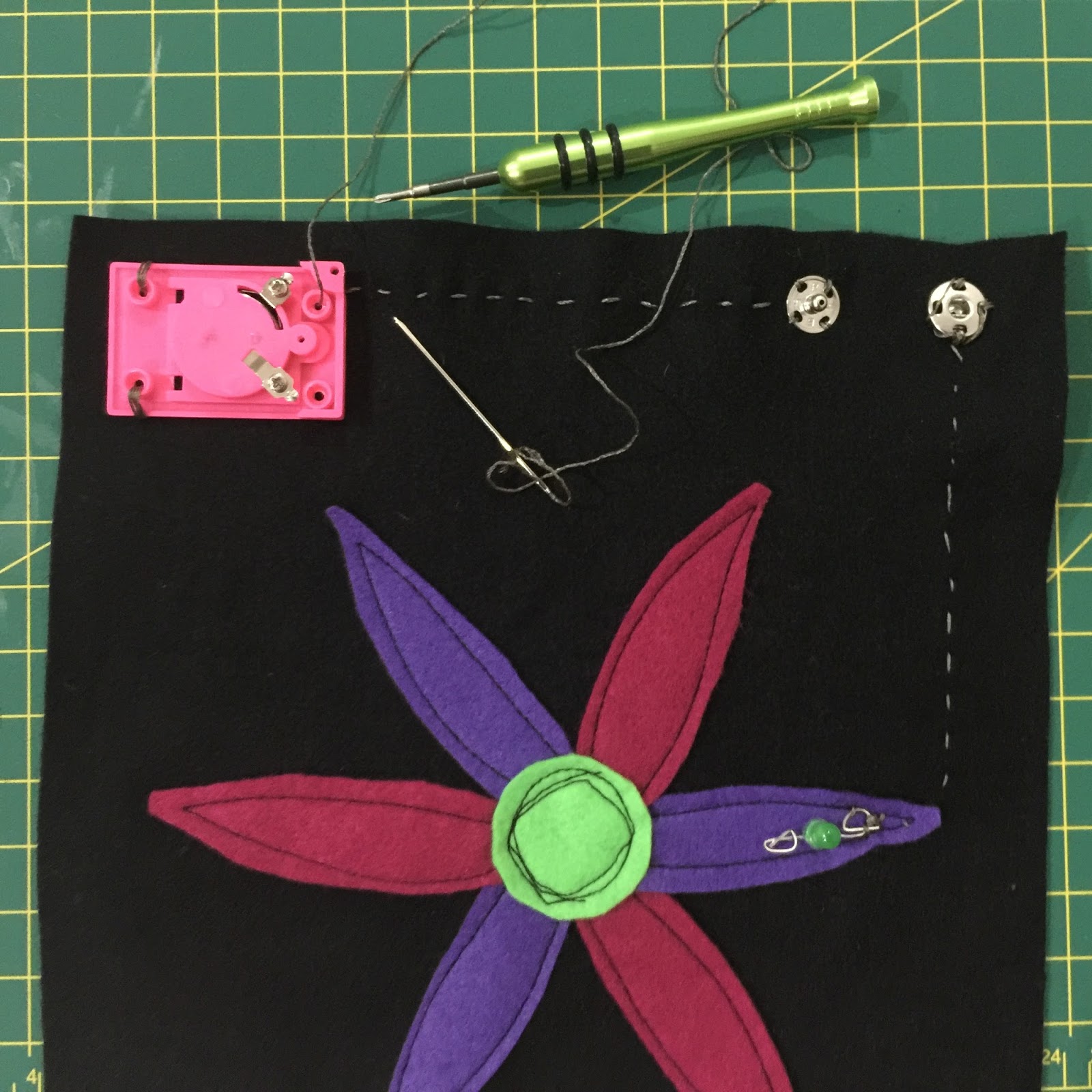 1:1 in Practice: Makerspace - Electric Textiles