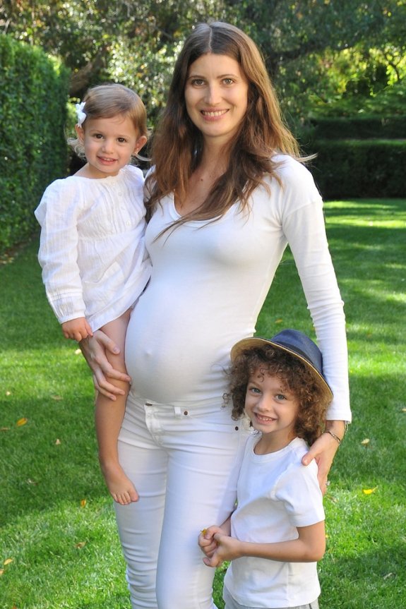 репродуктивный возраст женщины. радостная беременная женщина. беременная мама с ребенком. три беременных женщины. беременная мама с ребенком.