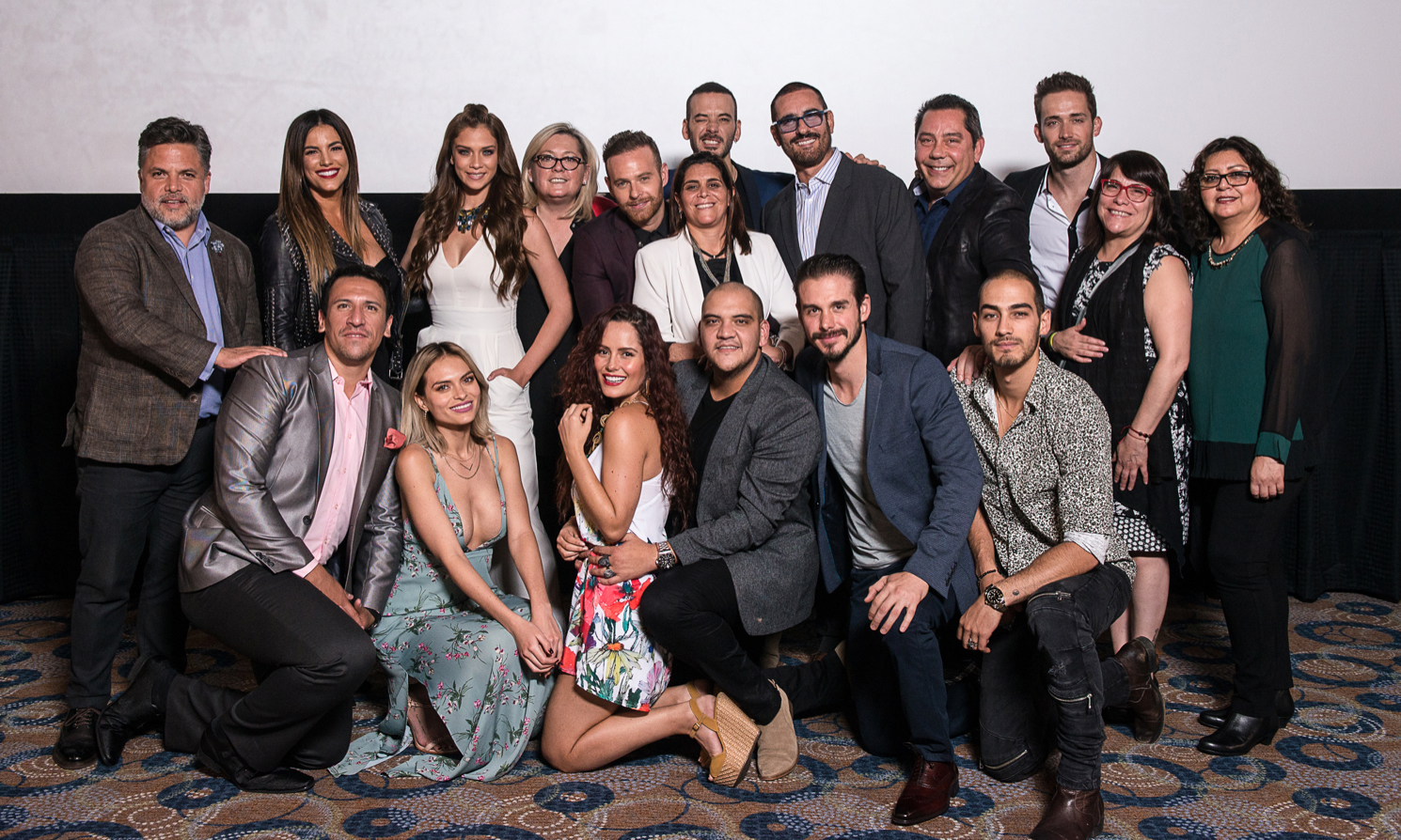 More images for senora de acero 3 cast " The series premiered on septe...