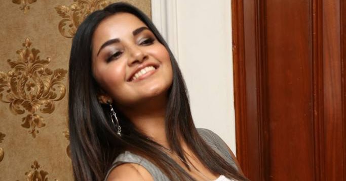Anupama Parameswaran Stills At Her Birthday Celebrations 2018 Indian Girls Villa Celebs