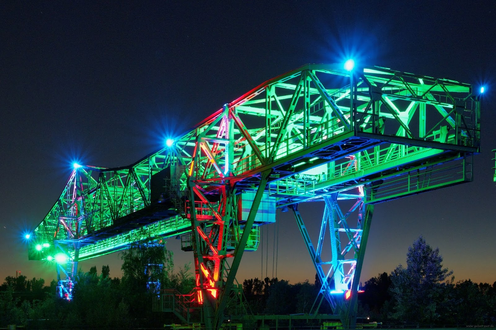 Nrw Aktuell Tv Grosseinsatz Der Polizei In Duisburg Und Moers