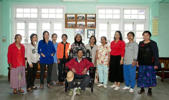 Cuộc sống bên trong căn nhà 100 phòng của cụ ông lấy 39 vợ, một gia đình lớn nhất thế giới