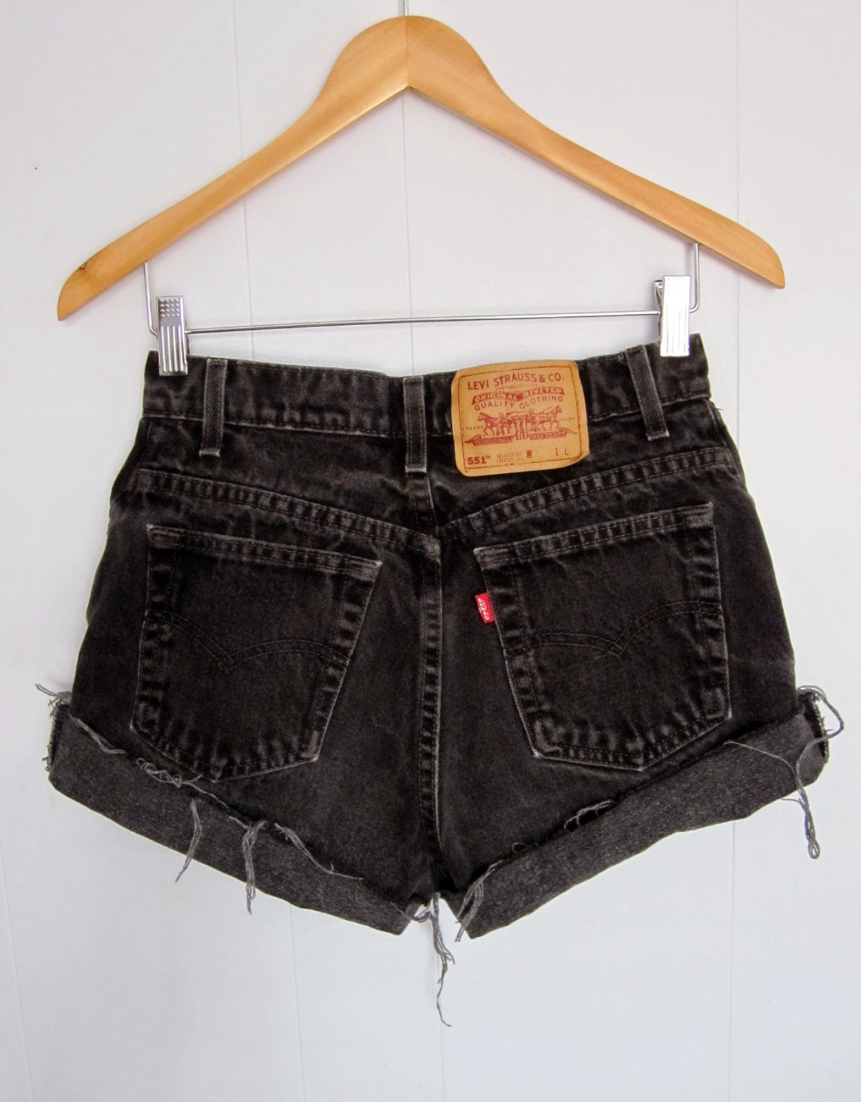 the family vintage Vintage 90's Levi's High Waisted Cut Off Denim Shorts Black Jean Distressed USA