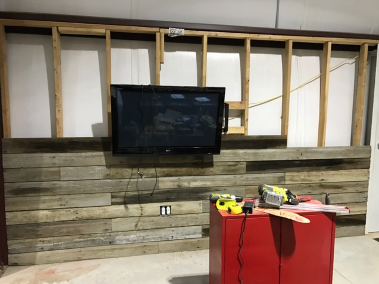Raspberry Hill: Man Cave Barnwood Wall