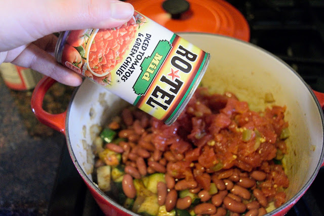 Easy Vegetable Chili Recipe with Homemade Bread Bowls - The Kitchen Wife