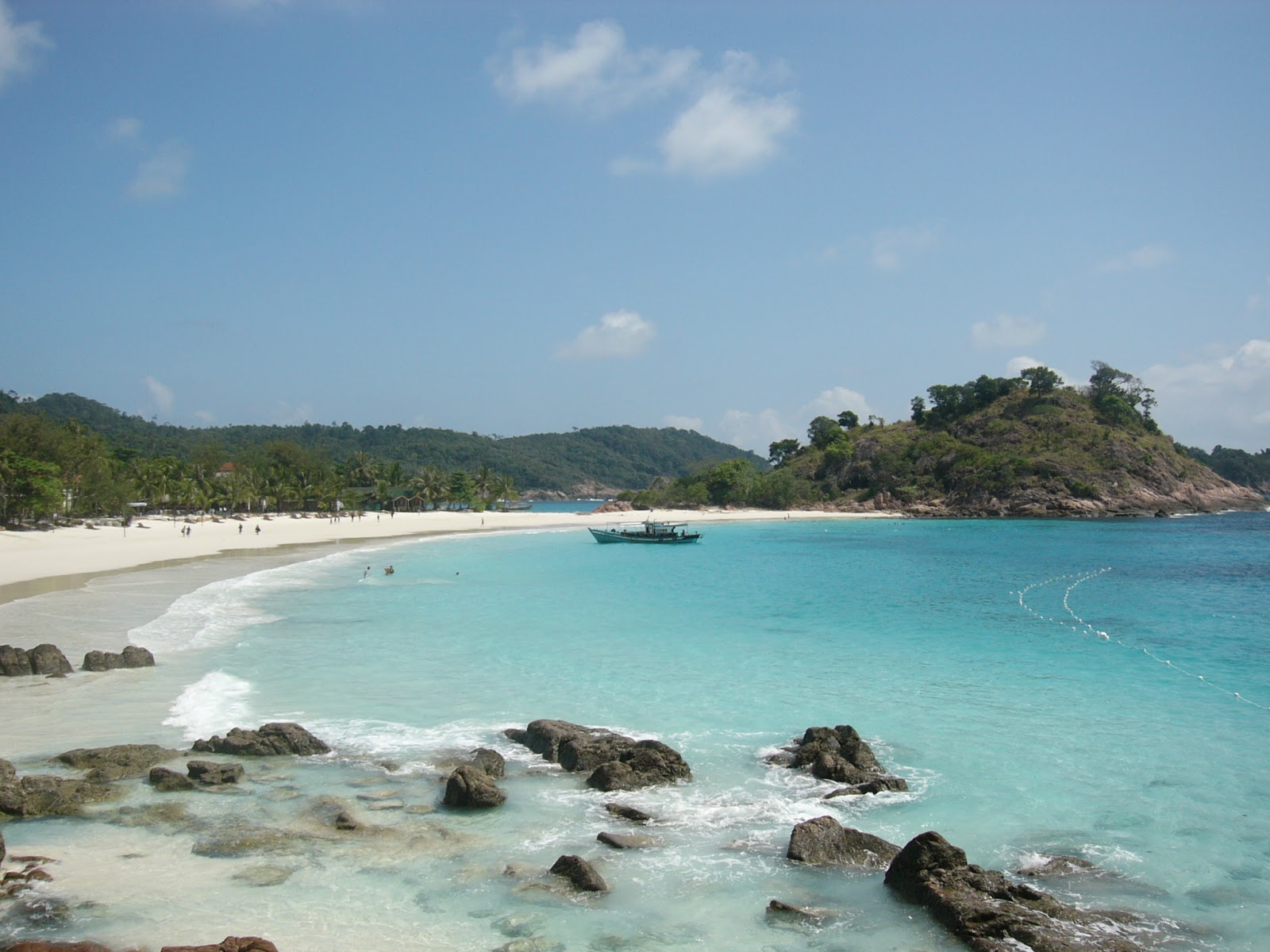 5 Tempat Wisata Terkenal yang ada di Maluku Tengah Wisatagan