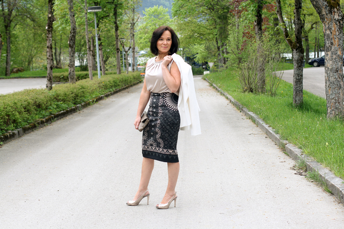 Eleganz Im Bleistiftrock Mit High Heels Und Stylingvariante Als Partylook Lady Of Style