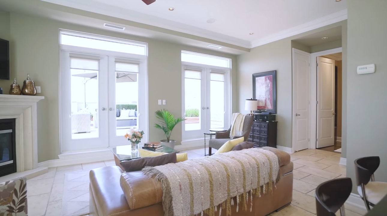 21 Photos vs. 245 Dalesford Rd, Unit 618, Toronto Condo Interior Design Tour