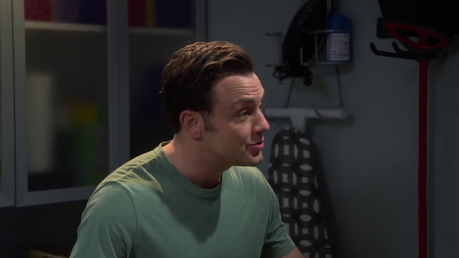 ausCAPS: Jonathan Sadowski shirtless in Young & Hungry 2-16 &ldquo;Young