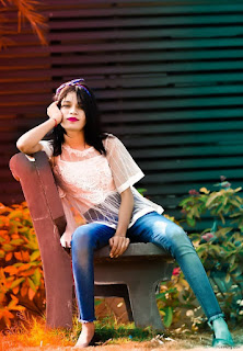 Single Photo Pose For Girl Sitting On Bench
Single Photo Pose For Girl Sitting On Bench